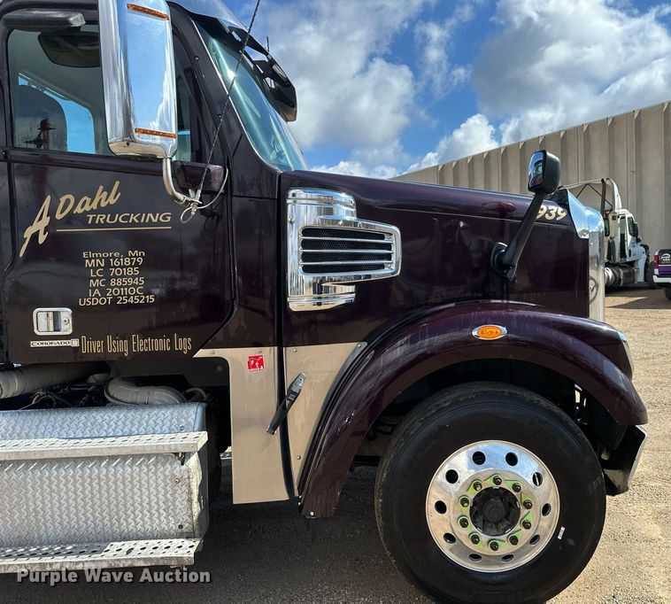 image for item EA2374 2014 Freightliner  Coronado SD 122 semi truck