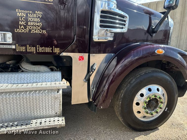 image for item EA2374 2014 Freightliner  Coronado SD 122 semi truck