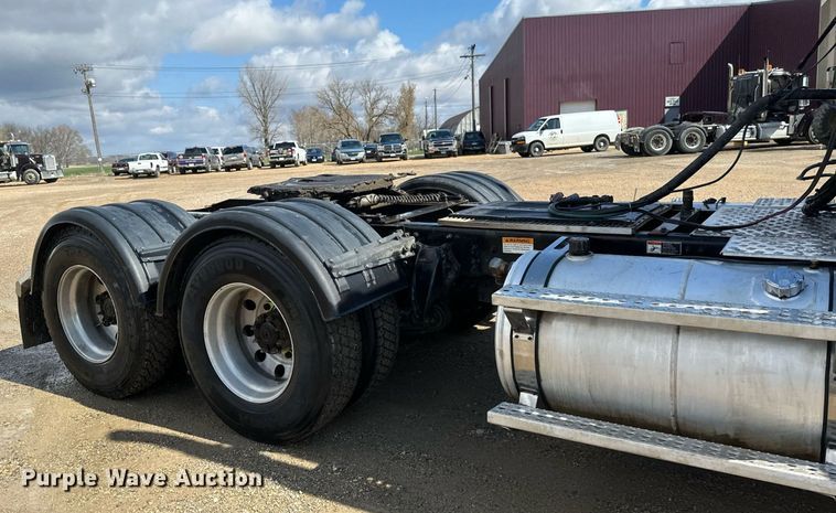 image for item EA2374 2014 Freightliner  Coronado SD 122 semi truck