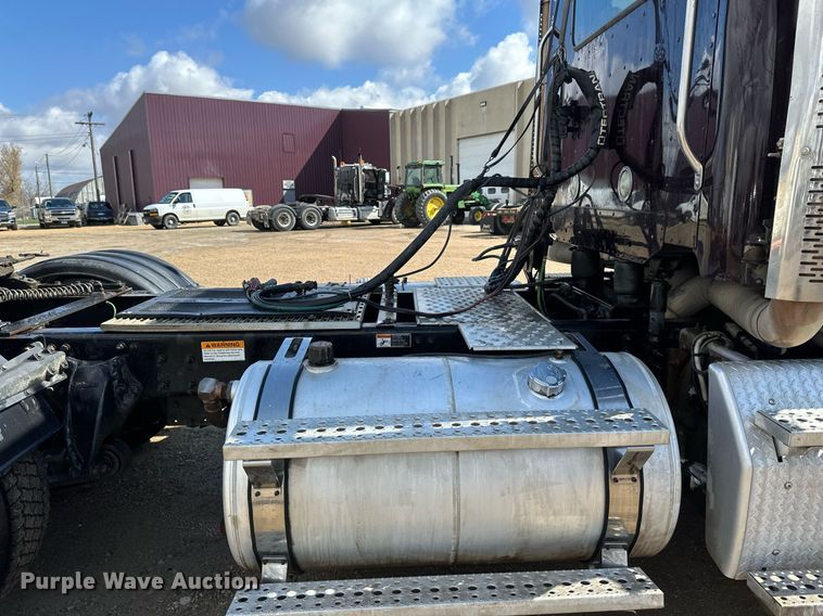 image for item EA2374 2014 Freightliner  Coronado SD 122 semi truck