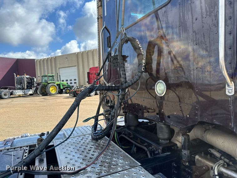 image for item EA2374 2014 Freightliner  Coronado SD 122 semi truck