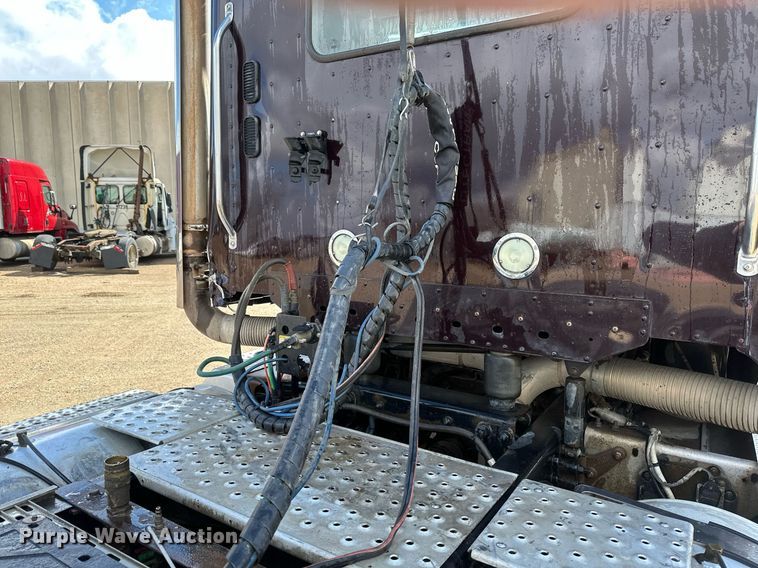 image for item EA2374 2014 Freightliner  Coronado SD 122 semi truck