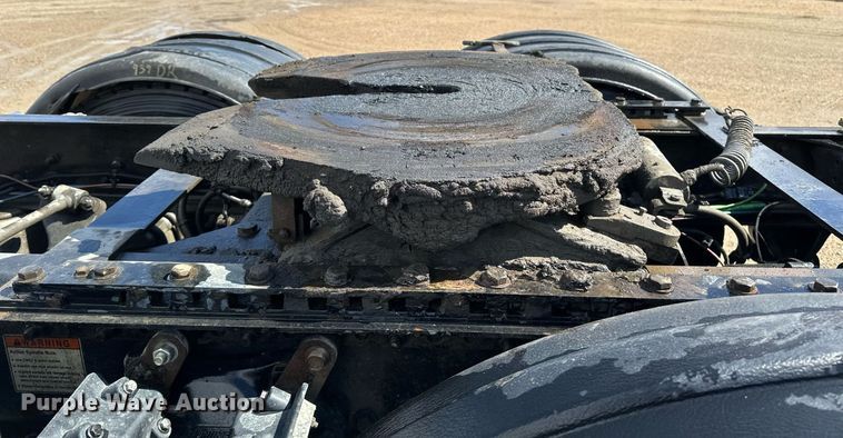 image for item EA2374 2014 Freightliner  Coronado SD 122 semi truck