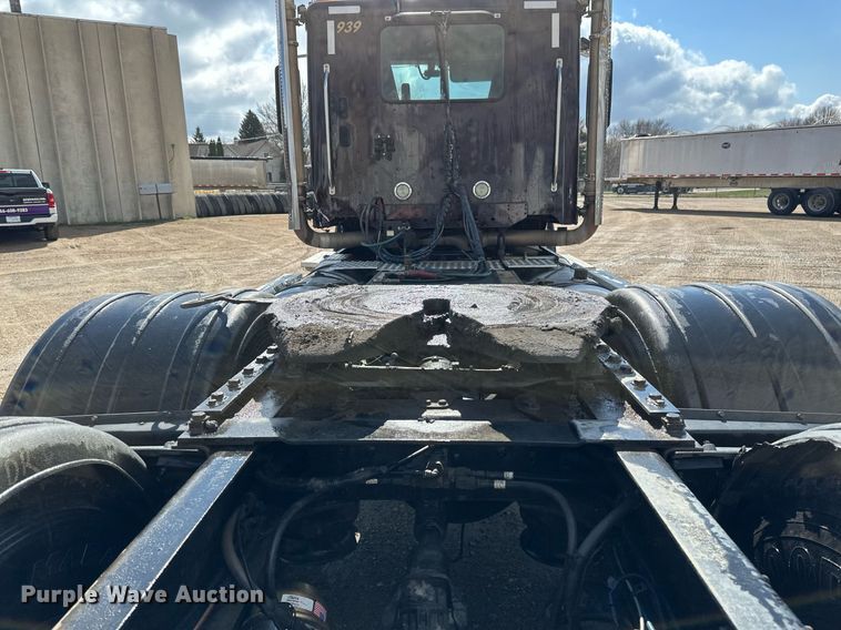 image for item EA2374 2014 Freightliner  Coronado SD 122 semi truck