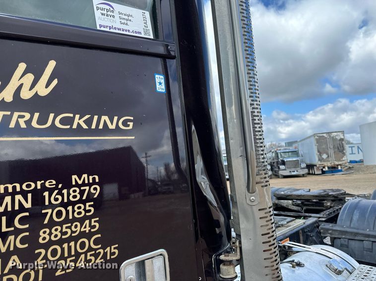 image for item EA2374 2014 Freightliner  Coronado SD 122 semi truck