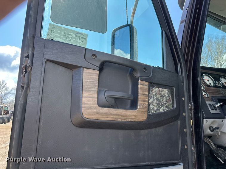 image for item EA2374 2014 Freightliner  Coronado SD 122 semi truck