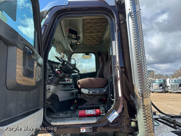 image for item EA2374 2014 Freightliner  Coronado SD 122 semi truck