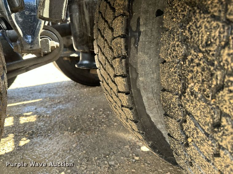 image for item EA2374 2014 Freightliner  Coronado SD 122 semi truck