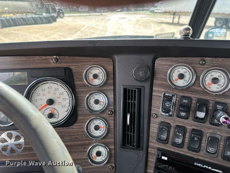 image for item EA2374 2014 Freightliner  Coronado SD 122 semi truck