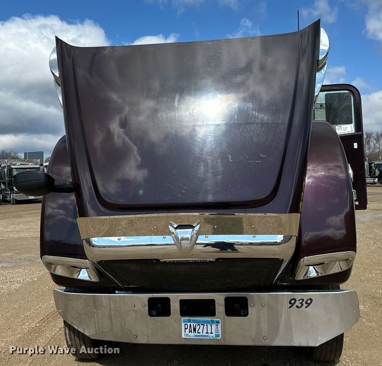 image for item EA2374 2014 Freightliner  Coronado SD 122 semi truck