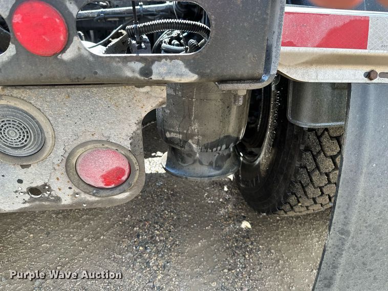 image for item EA2374 2014 Freightliner  Coronado SD 122 semi truck