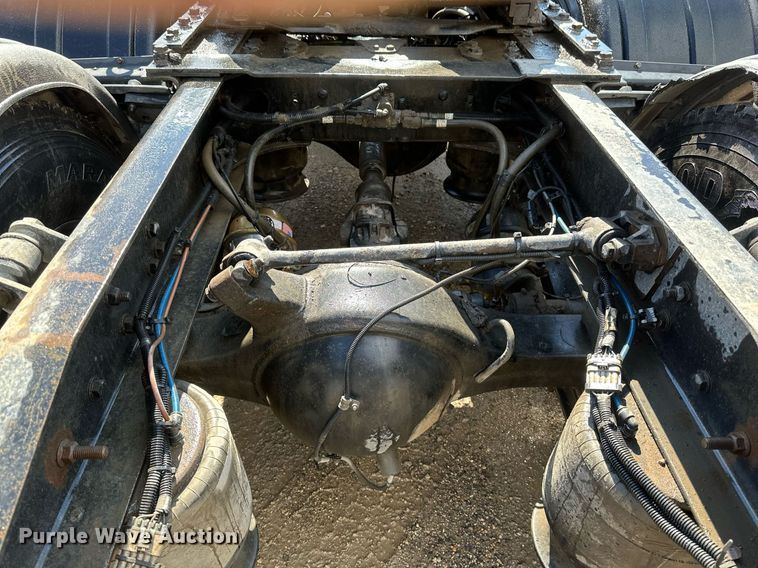 image for item EA2374 2014 Freightliner  Coronado SD 122 semi truck