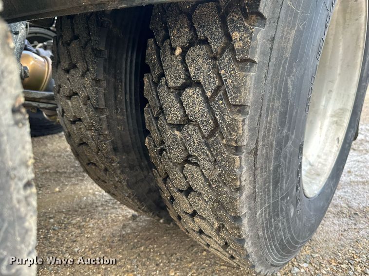 image for item EA2374 2014 Freightliner  Coronado SD 122 semi truck