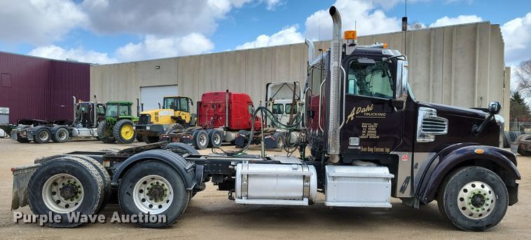 image for item EA2376 2014 Freightliner  Coronado SD 122 semi truck