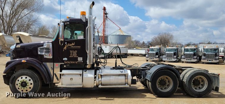 image for item EA2376 2014 Freightliner  Coronado SD 122 semi truck