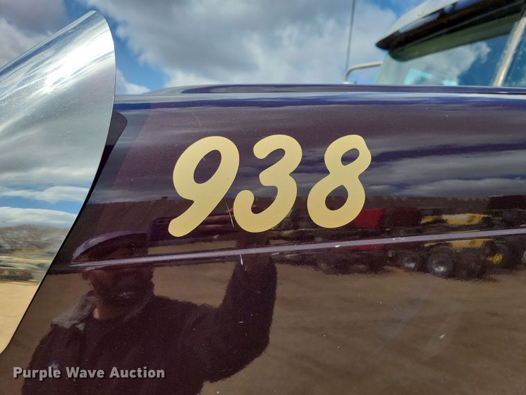 image for item EA2376 2014 Freightliner  Coronado SD 122 semi truck