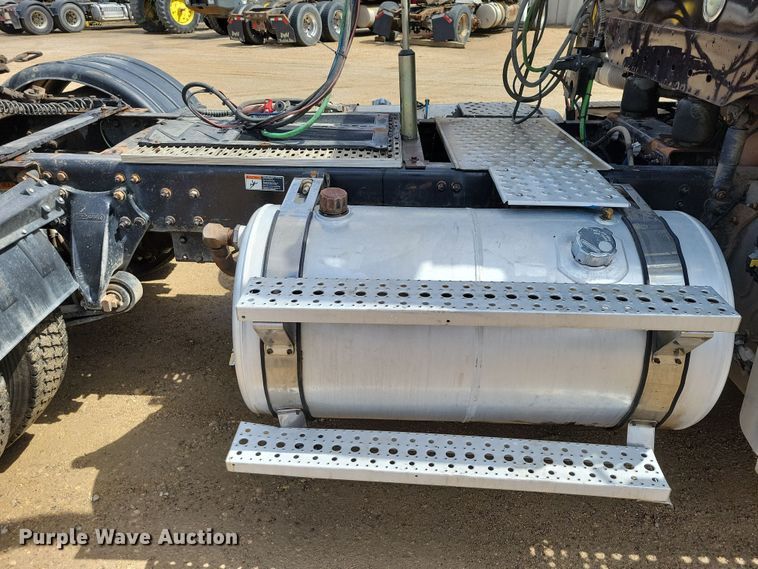 image for item EA2376 2014 Freightliner  Coronado SD 122 semi truck