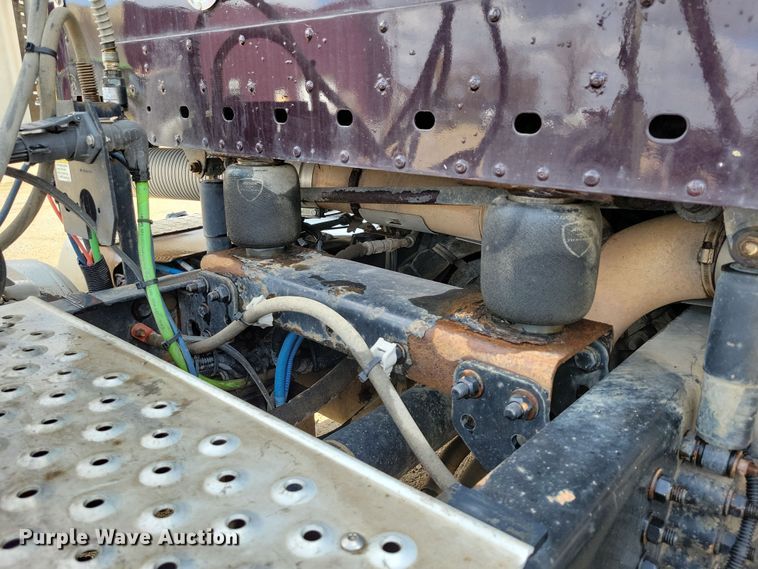 image for item EA2376 2014 Freightliner  Coronado SD 122 semi truck