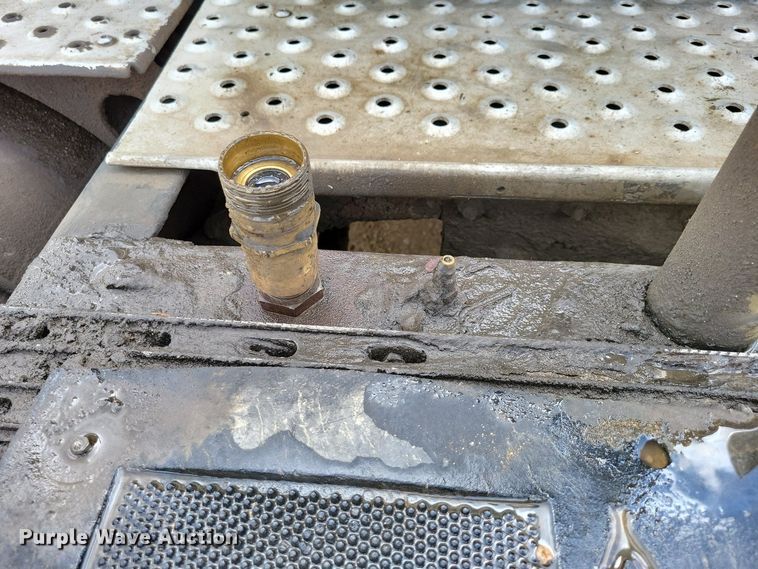 image for item EA2376 2014 Freightliner  Coronado SD 122 semi truck