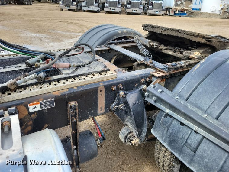 image for item EA2376 2014 Freightliner  Coronado SD 122 semi truck