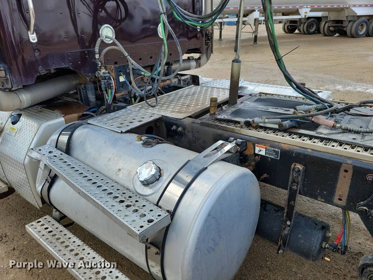 image for item EA2376 2014 Freightliner  Coronado SD 122 semi truck