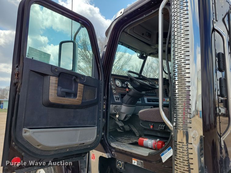 image for item EA2376 2014 Freightliner  Coronado SD 122 semi truck