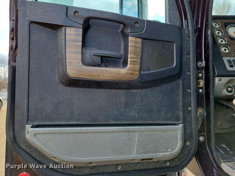 image for item EA2376 2014 Freightliner  Coronado SD 122 semi truck