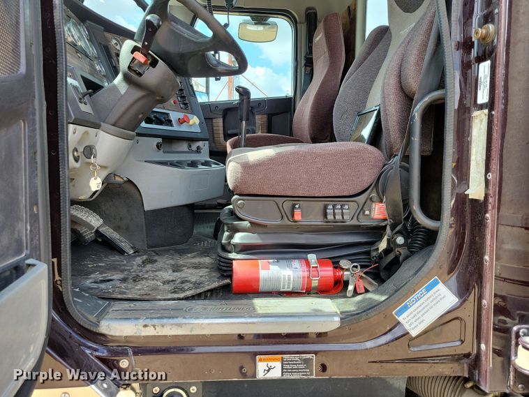 image for item EA2376 2014 Freightliner  Coronado SD 122 semi truck