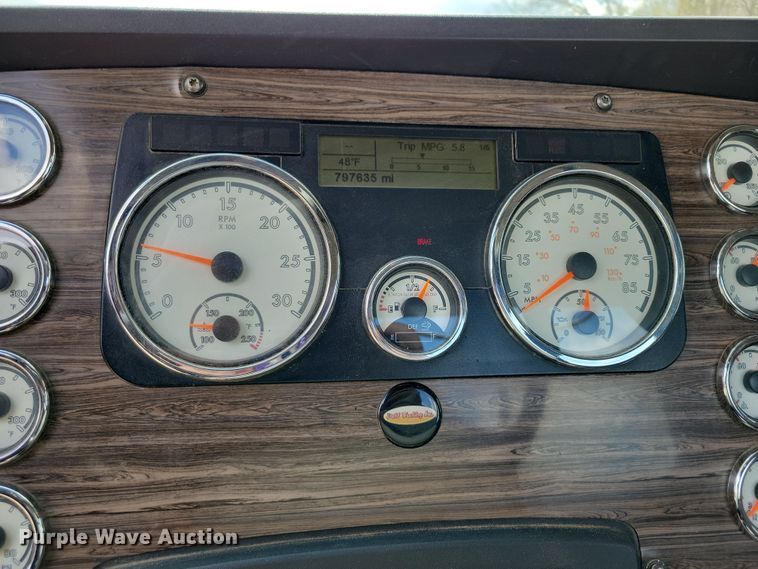 image for item EA2376 2014 Freightliner  Coronado SD 122 semi truck