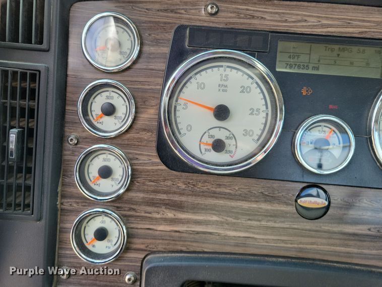 image for item EA2376 2014 Freightliner  Coronado SD 122 semi truck