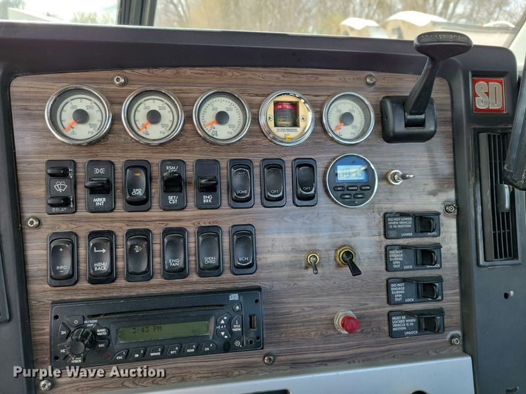 image for item EA2376 2014 Freightliner  Coronado SD 122 semi truck