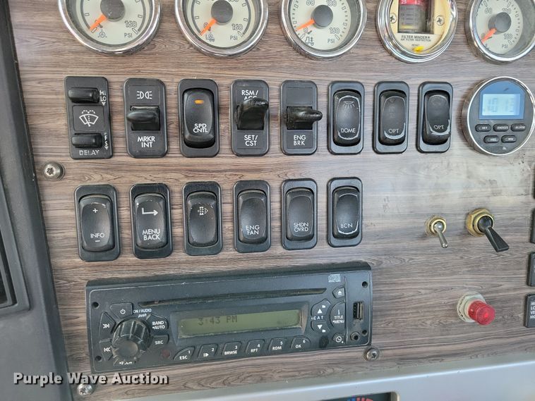 image for item EA2376 2014 Freightliner  Coronado SD 122 semi truck