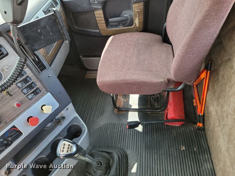 image for item EA2376 2014 Freightliner  Coronado SD 122 semi truck