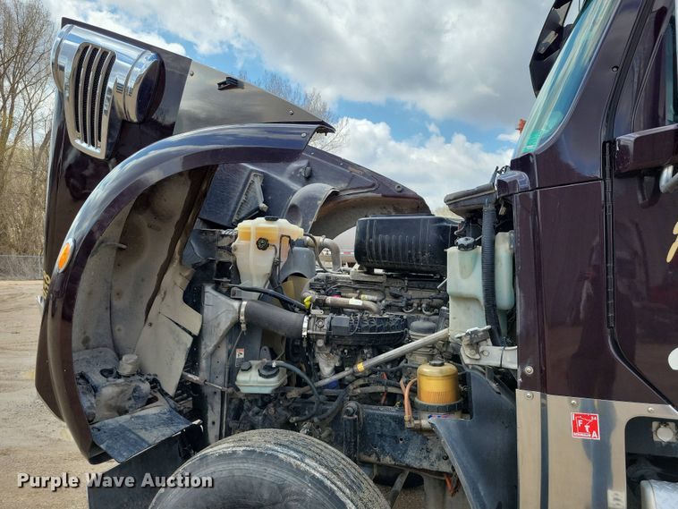 image for item EA2376 2014 Freightliner  Coronado SD 122 semi truck