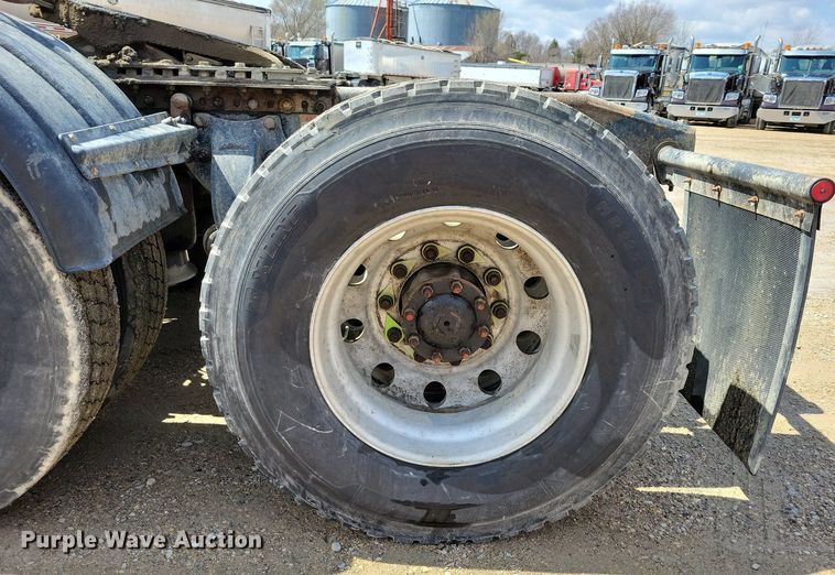 image for item EA2376 2014 Freightliner  Coronado SD 122 semi truck