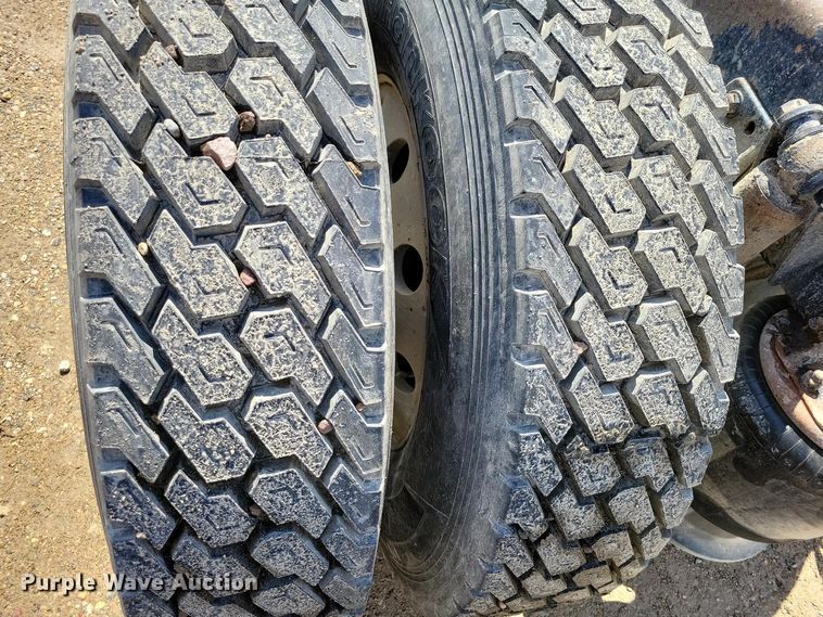 image for item EA2376 2014 Freightliner  Coronado SD 122 semi truck