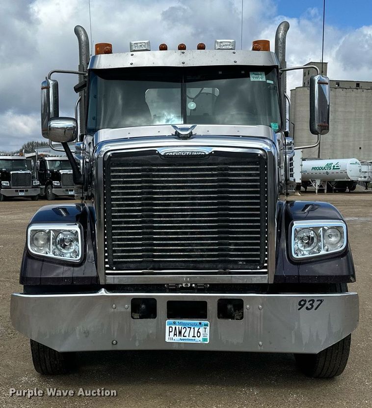 image for item EA2378 2014 Freightliner  Coronado SD 122 semi truck