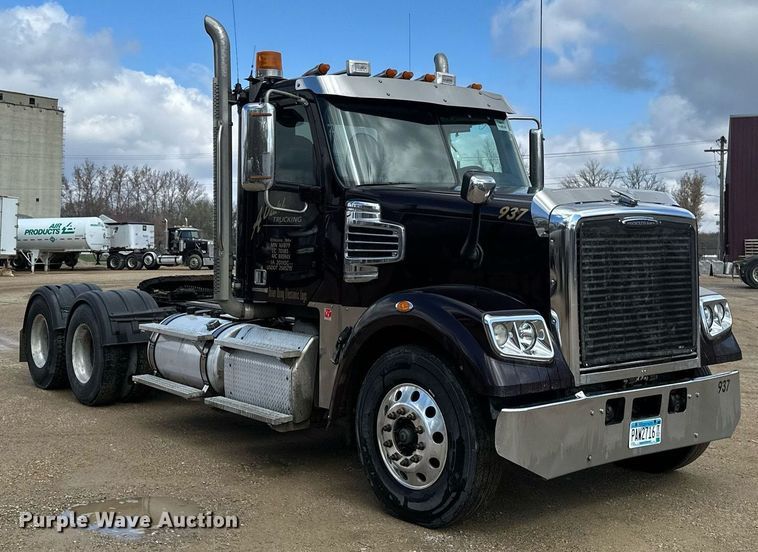 image for item EA2378 2014 Freightliner  Coronado SD 122 semi truck