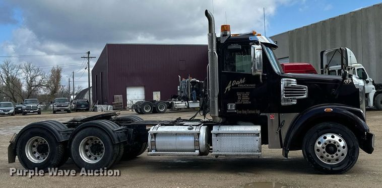 image for item EA2378 2014 Freightliner  Coronado SD 122 semi truck