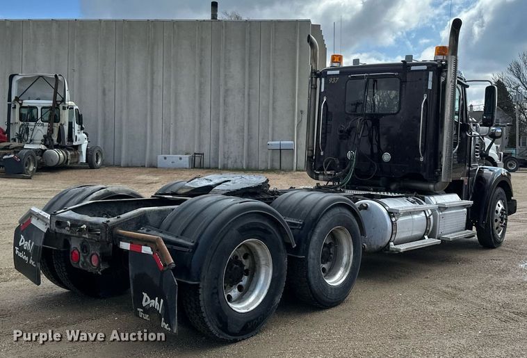 image for item EA2378 2014 Freightliner  Coronado SD 122 semi truck