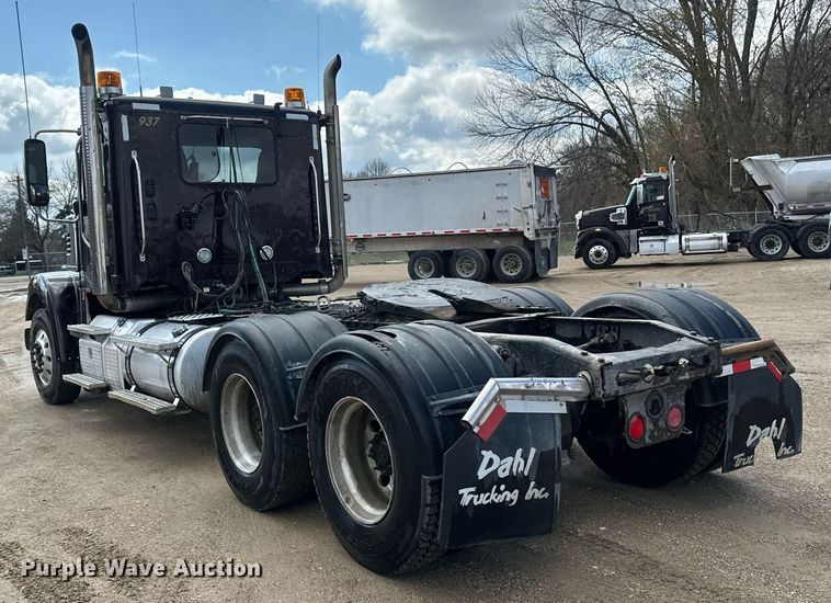 image for item EA2378 2014 Freightliner  Coronado SD 122 semi truck