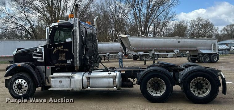 image for item EA2378 2014 Freightliner  Coronado SD 122 semi truck