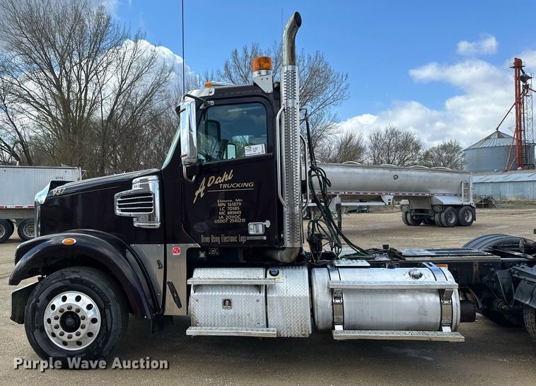 image for item EA2378 2014 Freightliner  Coronado SD 122 semi truck