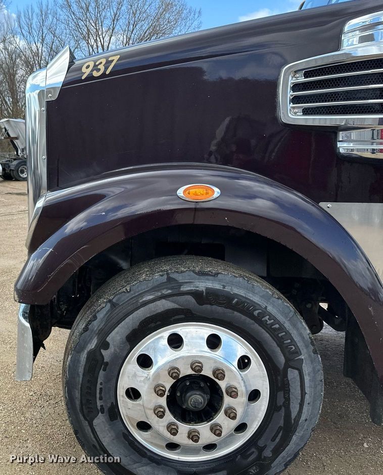 image for item EA2378 2014 Freightliner  Coronado SD 122 semi truck