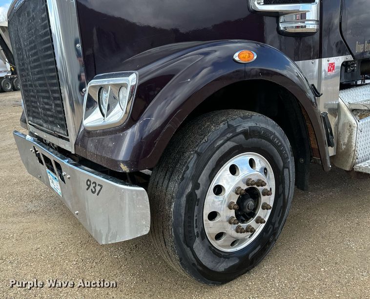 image for item EA2378 2014 Freightliner  Coronado SD 122 semi truck