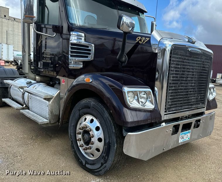 image for item EA2378 2014 Freightliner  Coronado SD 122 semi truck