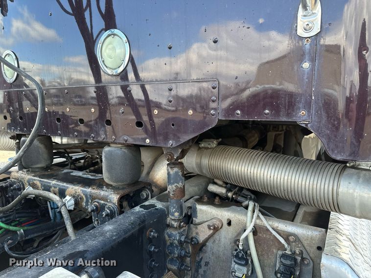 image for item EA2378 2014 Freightliner  Coronado SD 122 semi truck