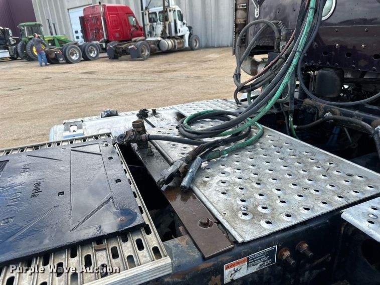 image for item EA2378 2014 Freightliner  Coronado SD 122 semi truck