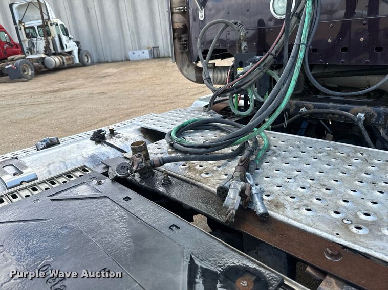 image for item EA2378 2014 Freightliner  Coronado SD 122 semi truck