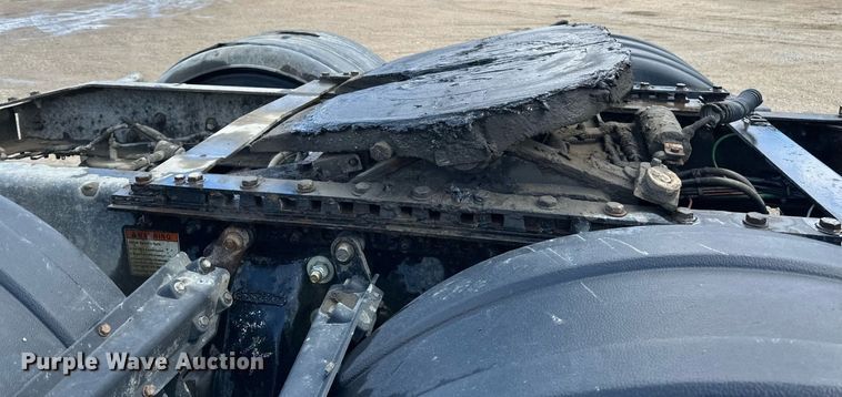 image for item EA2378 2014 Freightliner  Coronado SD 122 semi truck